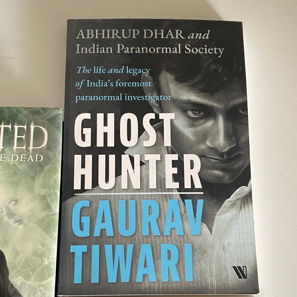 Paranormal Book Collection - Picture 4 of 7